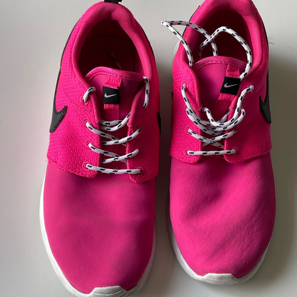 Nike Roshe Run Sneakers Hot Pink & White